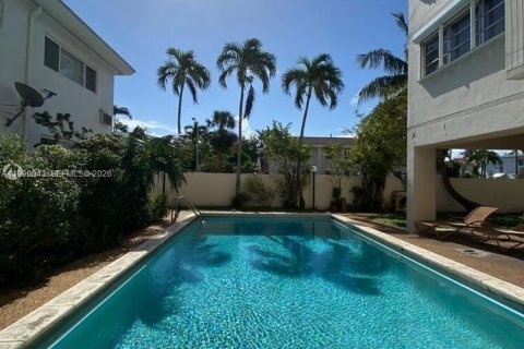 Кондоминиум с 2 спальнями в Майами-Бич, Флорида № 2058031