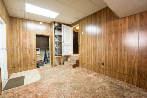 House in Hialeah, Florida 5 bedrooms, 137.12 sq.m. № 2006338 - photo 15