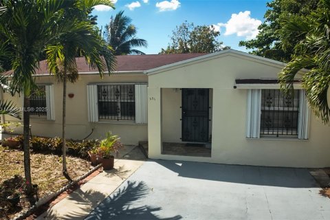 House in Miami, Florida 3 bedrooms, 142.05 sq.m. № 1705925 - photo 5