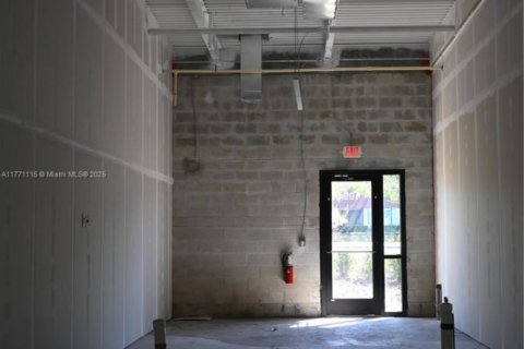 Купить коммерческую недвижимость в Орландо, Флорида № 2022769 - фото 14