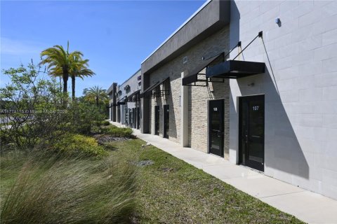 Купить коммерческую недвижимость в Орландо, Флорида № 2022769 - фото 23