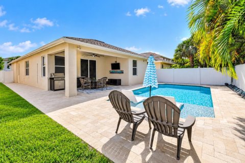 Villa ou maison à louer à Lake Worth, Floride: 4 chambres, 158.86 m2 № 2428154 - photo 8