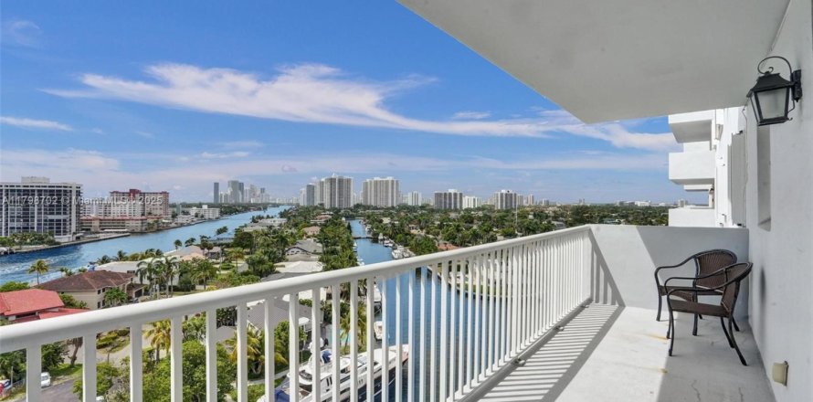 Condo à Hallandale Beach, Floride, 2 chambres № 1697835
