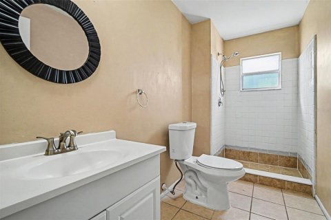 Villa ou maison à vendre à Orlando, Floride: 2 chambres, 171.22 m2 № 2416980 - photo 18