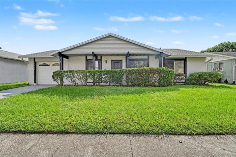 Villa ou maison à vendre à Orlando, Floride: 2 chambres, 171.22 m2 № 2416980 - photo 3