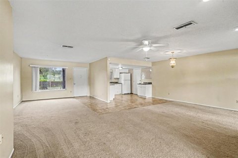 Villa ou maison à vendre à Orlando, Floride: 2 chambres, 171.22 m2 № 2416980 - photo 5