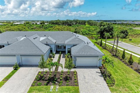 House in Lakewood Ranch, Florida 2 bedrooms, 148.83 sq.m. № 2287264 - photo 12