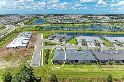 House in Lakewood Ranch, Florida 2 bedrooms, 148.83 sq.m. № 2287264 - photo 10