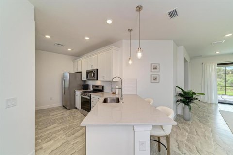 House in Lakewood Ranch, Florida 2 bedrooms, 148.83 sq.m. № 2287264 - photo 28