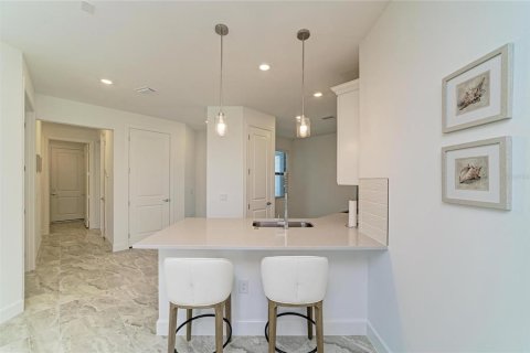 House in Lakewood Ranch, Florida 2 bedrooms, 148.83 sq.m. № 2287264 - photo 26