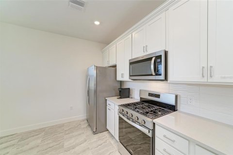 House in Lakewood Ranch, Florida 2 bedrooms, 148.83 sq.m. № 2287264 - photo 29