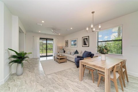 House in Lakewood Ranch, Florida 2 bedrooms, 148.83 sq.m. № 2287264 - photo 18