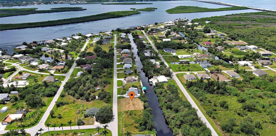 Land in Punta Gorda, Florida № 1878329