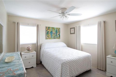 House in Saint Petersburg, Florida 2 bedrooms, 99.03 sq.m. № 2379267 - photo 9
