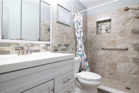 House in Saint Petersburg, Florida 2 bedrooms, 99.03 sq.m. № 2379267 - photo 10