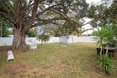 House in Saint Petersburg, Florida 2 bedrooms, 99.03 sq.m. № 2379267 - photo 18