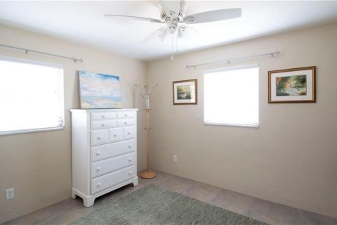 House in Saint Petersburg, Florida 2 bedrooms, 99.03 sq.m. № 2379267 - photo 11