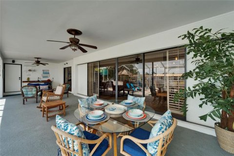 Villa ou maison à vendre à Apollo Beach, Floride: 4 chambres, 177.63 m2 № 1679529 - photo 14
