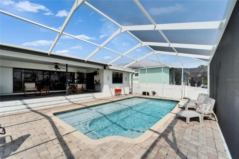 Villa ou maison à vendre à Apollo Beach, Floride: 4 chambres, 177.63 m2 № 1679529 - photo 19