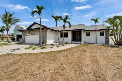 Villa ou maison à vendre à Apollo Beach, Floride: 4 chambres, 177.63 m2 № 1679529 - photo 8