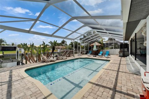 Villa ou maison à vendre à Apollo Beach, Floride: 4 chambres, 177.63 m2 № 1679529 - photo 2