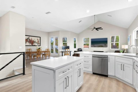 House in Sarasota, Florida 1 bedroom, 139.35 sq.m. № 1733162 - photo 10