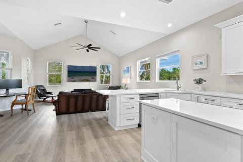 House in Sarasota, Florida 1 bedroom, 139.35 sq.m. № 1733162 - photo 13