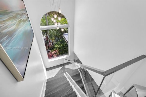 Casa en venta en Miami, Florida, 4 dormitorios, 214.79 m2 № 2058957 - foto 27