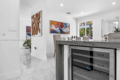 Casa en venta en Miami, Florida, 4 dormitorios, 214.79 m2 № 2058957 - foto 26