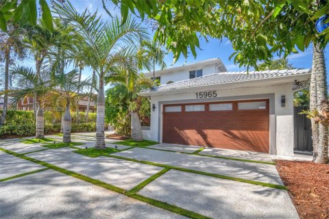 Casa en venta en Miami, Florida, 4 dormitorios, 214.79 m2 № 2058957 - foto 7