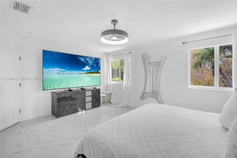 Casa en venta en Miami, Florida, 4 dormitorios, 214.79 m2 № 2058957 - foto 29