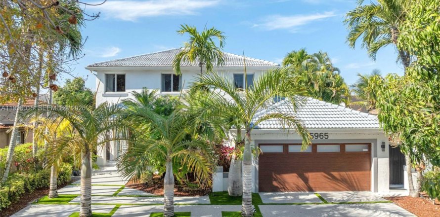 Casa en Miami, Florida 4 dormitorios, 214.79 m2 № 2058957