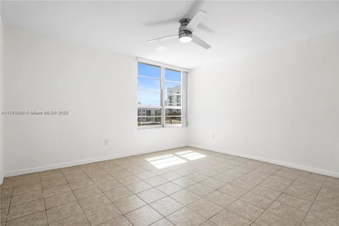 Condo in Miami Beach, Florida, 1 bedroom  № 1889525 - photo 14