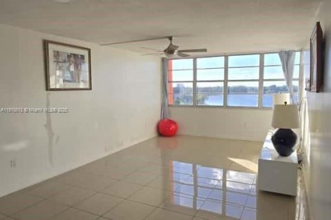 Copropriété à vendre à Miami, Floride: 1 chambre, 79.99 m2 № 1971326 - photo 16