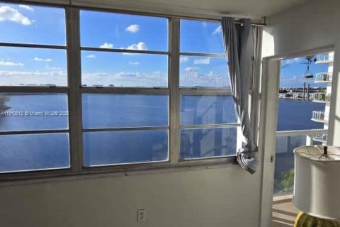 Copropriété à vendre à Miami, Floride: 1 chambre, 79.99 m2 № 1971326 - photo 7
