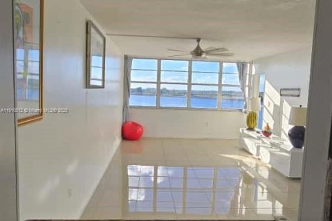 Copropriété à vendre à Miami, Floride: 1 chambre, 79.99 m2 № 1971326 - photo 17