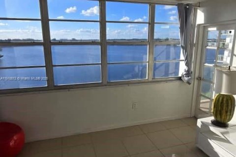 Copropriété à vendre à Miami, Floride: 1 chambre, 79.99 m2 № 1971326 - photo 8