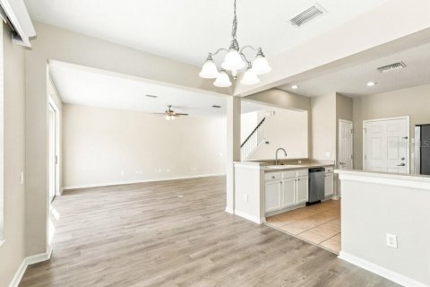 House in Hudson, Florida 3 bedrooms, 171.13 sq.m. № 2380451 - photo 8
