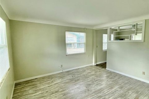 Villa ou maison à louer à Saint Petersburg, Floride: 2 chambres, 73.58 m2 № 2339412 - photo 4