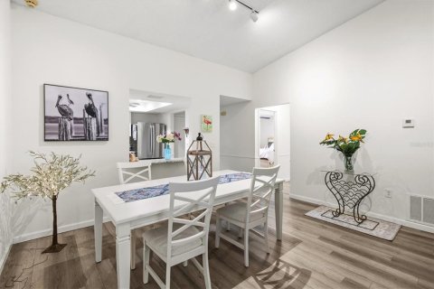 Condo in Bradenton, Florida, 2 bedrooms  № 1718810 - photo 12