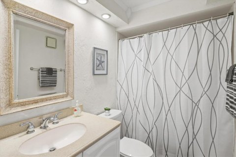 Condo in Bradenton, Florida, 2 bedrooms  № 1718810 - photo 24