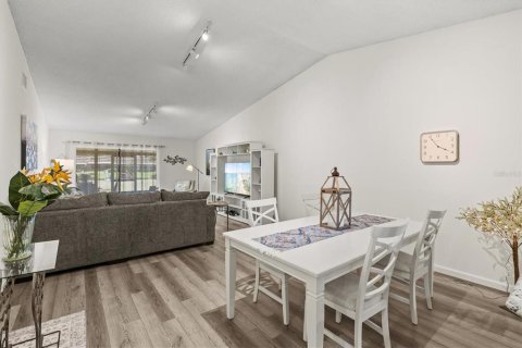 Condo in Bradenton, Florida, 2 bedrooms  № 1718810 - photo 11