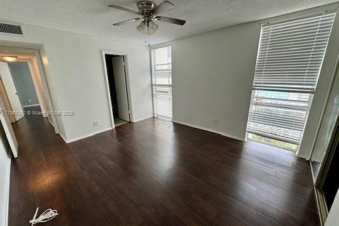 Copropriété à vendre à Lauderhill, Floride: 2 chambres, 88.26 m2 № 1979642 - photo 11