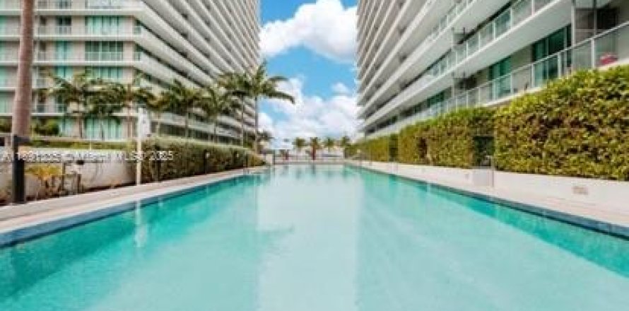 Condominio en Miami, Florida, 1 dormitorio  № 1944801