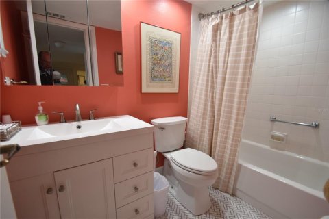 Снять в аренду кондоминиум в Сарасота, Флорида 5 комнат, 120.87м2, № 484861 - фото 10