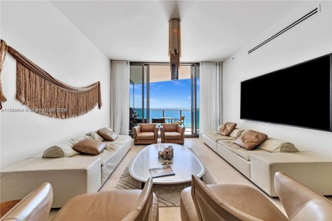 Condominio en venta en Sunny Isles Beach, Florida, 2 dormitorios, 134.43 m2 № 1694241 - foto 10