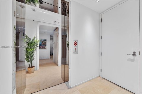 Condominio en venta en Sunny Isles Beach, Florida, 2 dormitorios, 134.43 m2 № 1694241 - foto 9