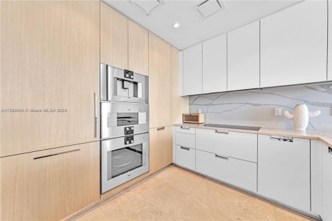 Condominio en venta en Sunny Isles Beach, Florida, 2 dormitorios, 134.43 m2 № 1694241 - foto 17