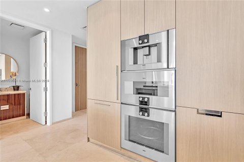 Condominio en venta en Sunny Isles Beach, Florida, 2 dormitorios, 134.43 m2 № 1694241 - foto 16