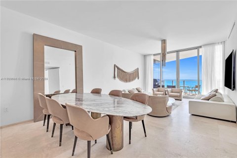 Condominio en venta en Sunny Isles Beach, Florida, 2 dormitorios, 134.43 m2 № 1694241 - foto 12
